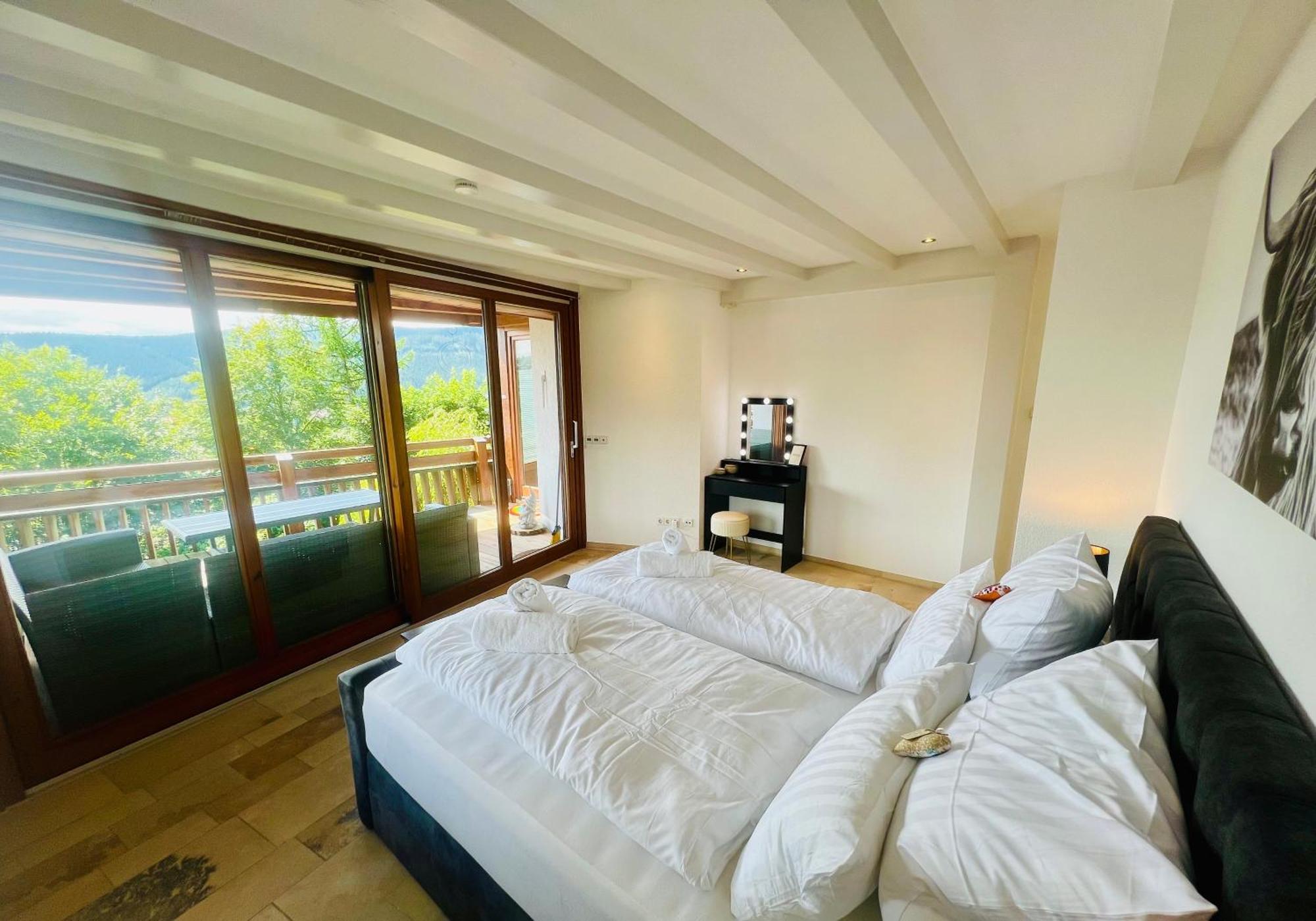 Апартаменты Panoramablick Mit Privatparkplatz, 2 Balkone Und 1,5 Baeder Титизее-Нойштадт Экстерьер фото